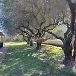 Lina's בית נופש סטאברוס